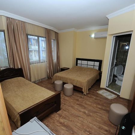 Hotel Dadiani Batoemi Buitenkant foto
