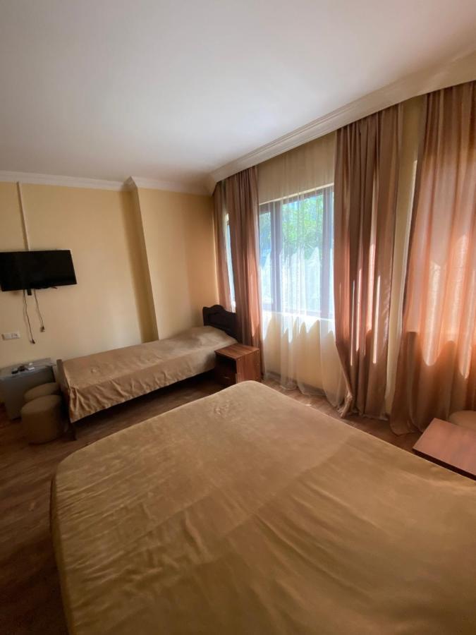 Hotel Dadiani Batoemi Buitenkant foto