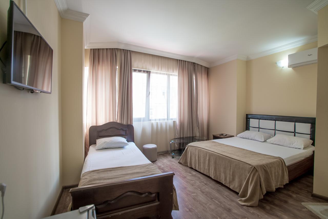 Hotel Dadiani Batoemi Buitenkant foto