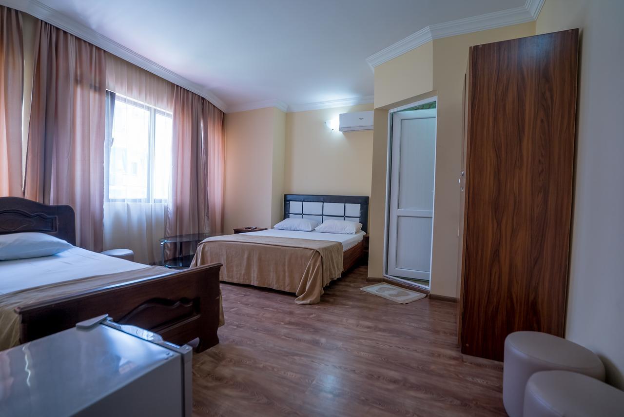 Hotel Dadiani Batoemi Buitenkant foto