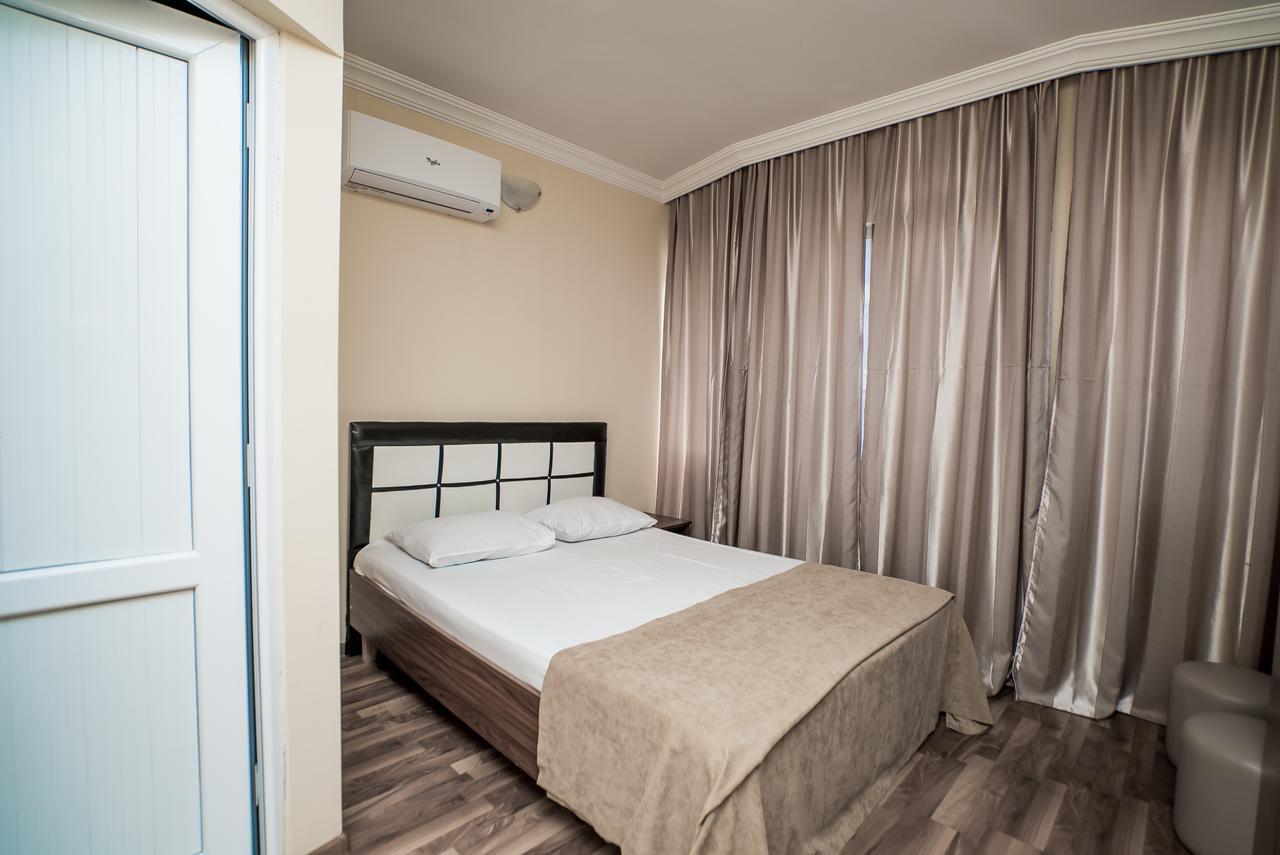 Hotel Dadiani Batoemi Buitenkant foto